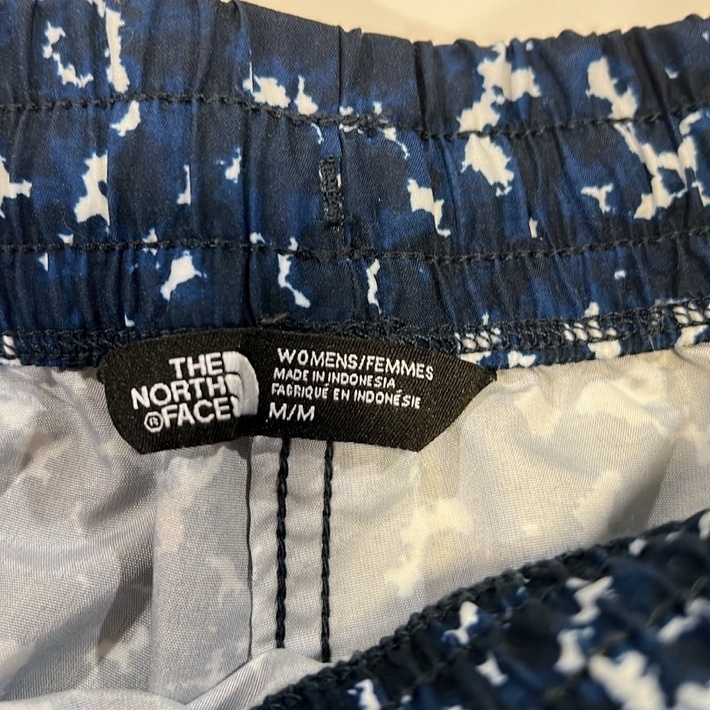 The North Face - navy/black/white athletic shorts‎ - Picture 5 of 7